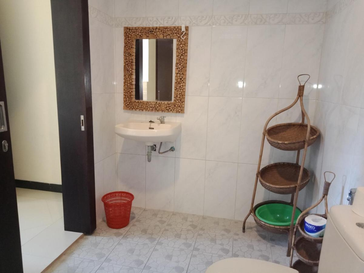 Rika Sanur Homestay Buitenkant foto