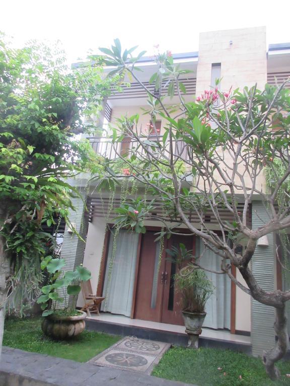 Rika Sanur Homestay Buitenkant foto