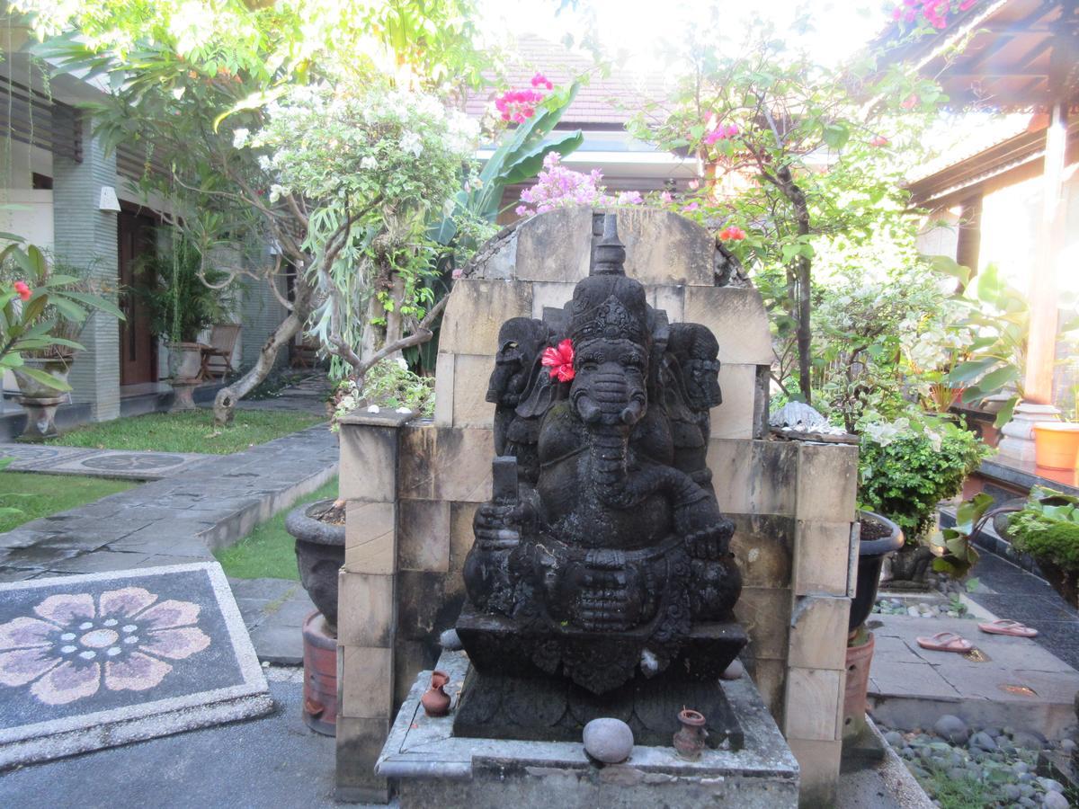 Rika Sanur Homestay Buitenkant foto